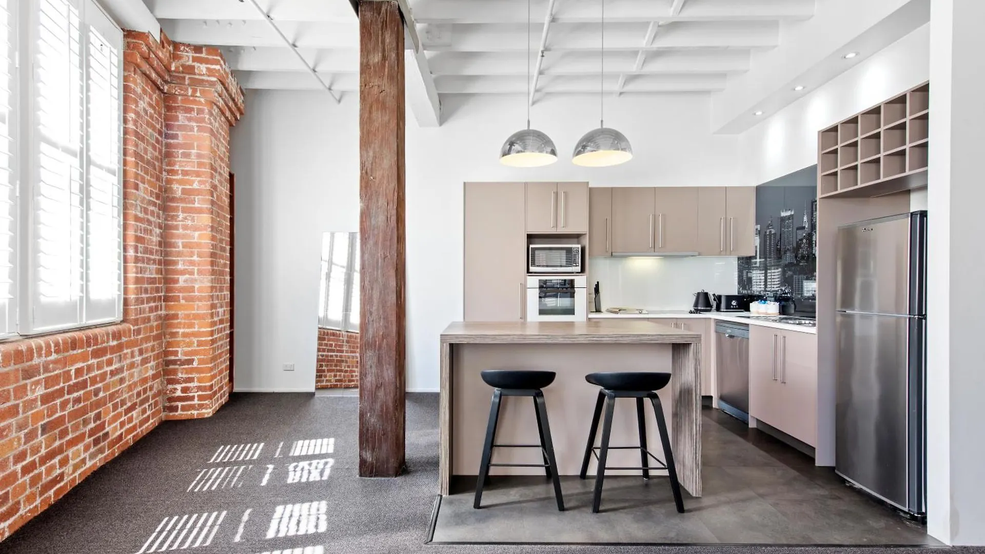 Riverfront Woolstore Apt With Car Park, Pool And Ac بريزبين شقة